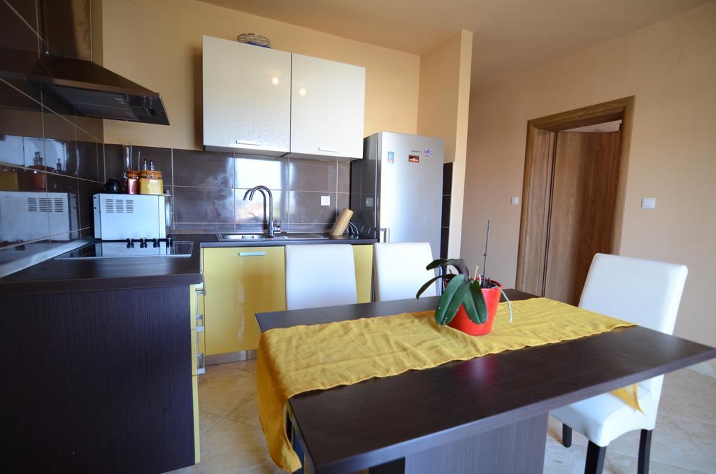 Apartment Emi Sukošan Exterior foto